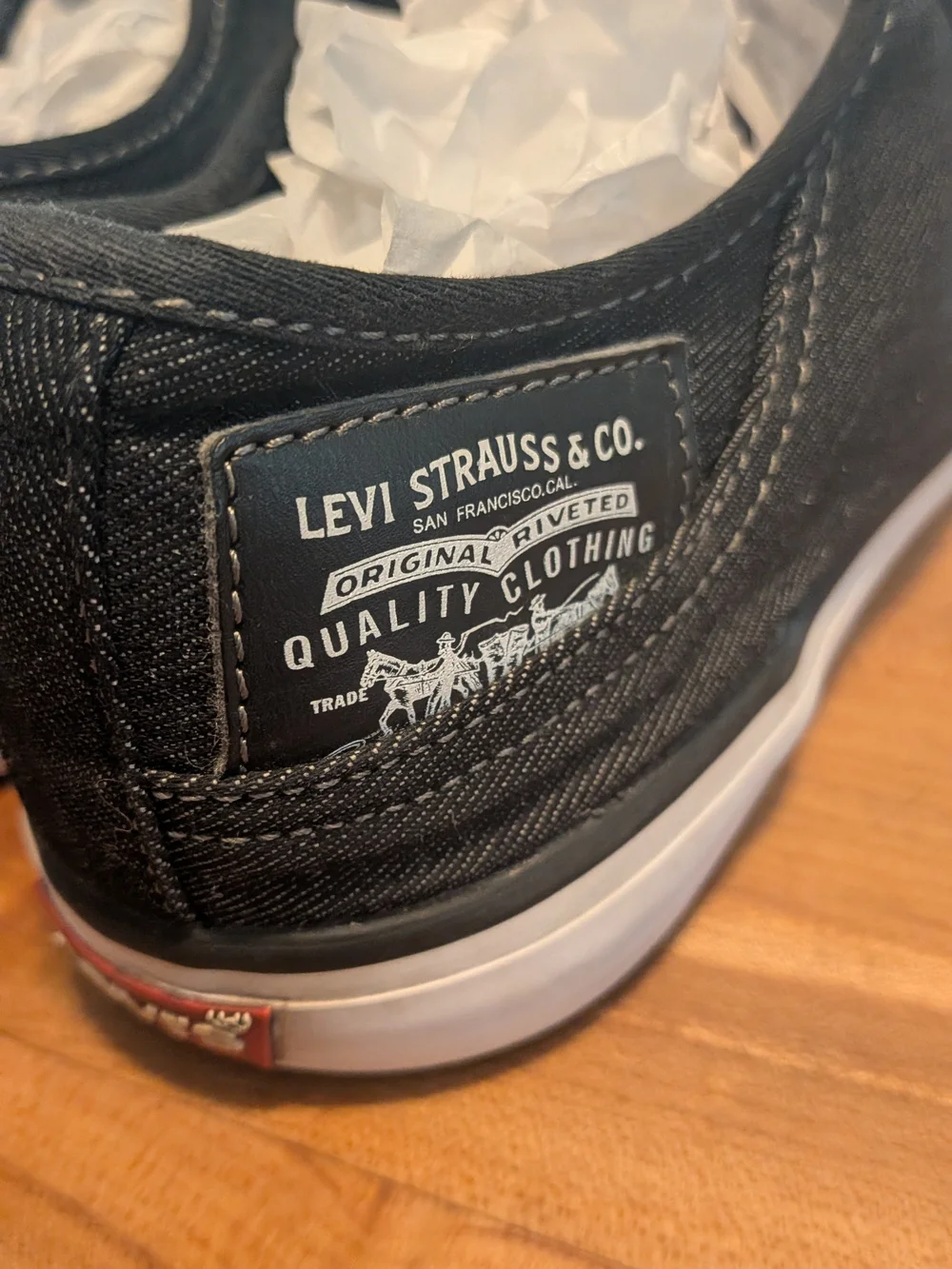 Levi's Black Canvas Low-Top Sneakers with White Toe Cap